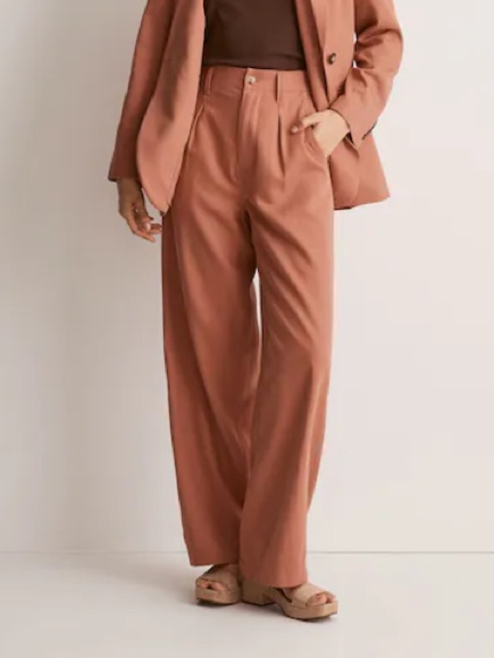 Madewell The Neale Trouser in Drapeweave in Coral Size 00